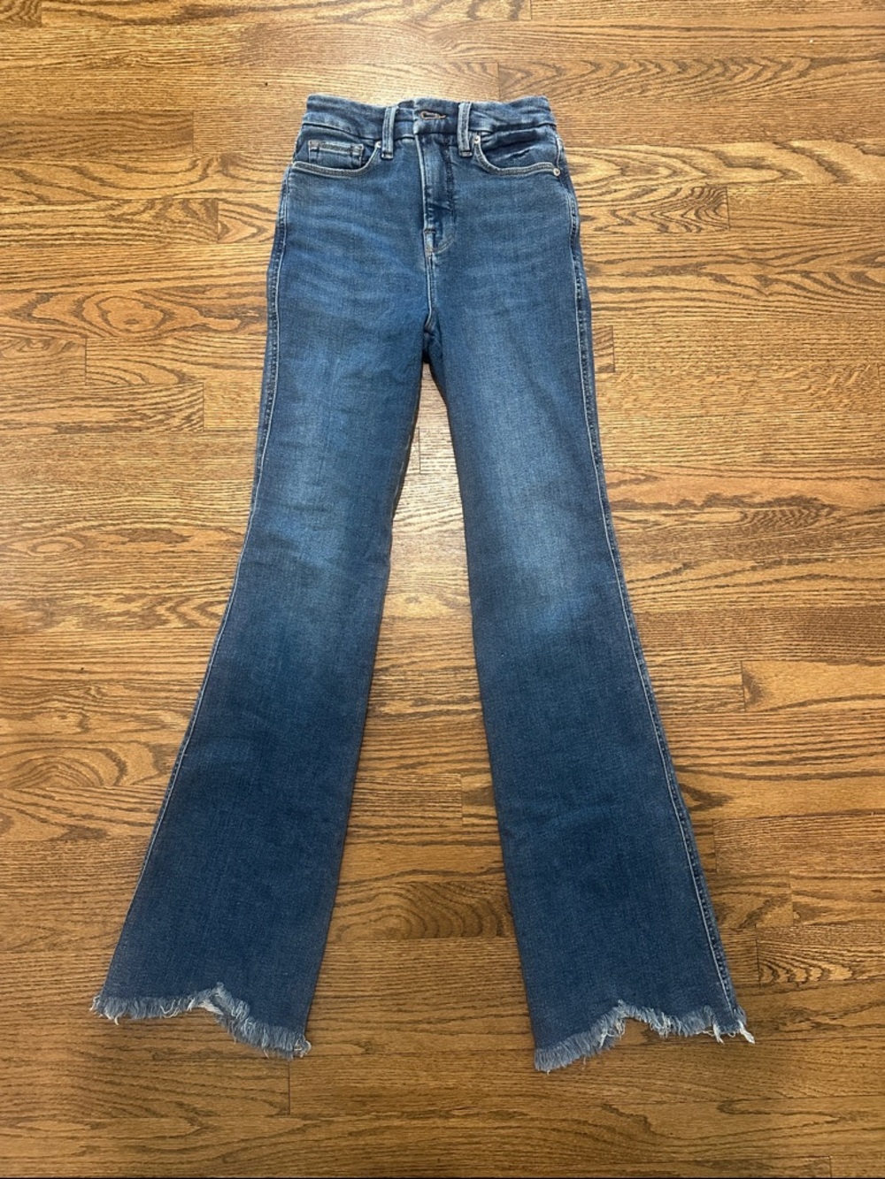 Good American Women's High-Rise Flared Jeans in Medium Blue